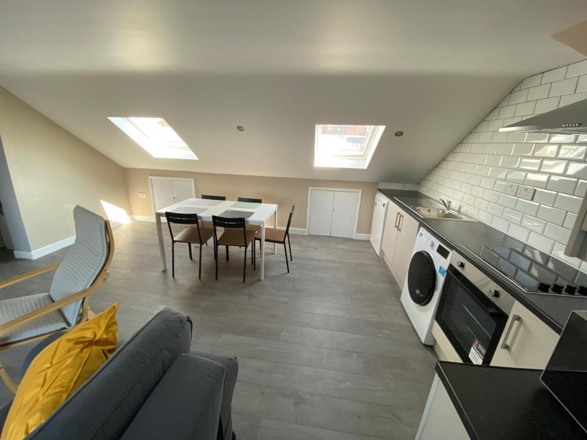 Stunning 1 Bedroom Flat In Wood Green Лондон Экстерьер фото