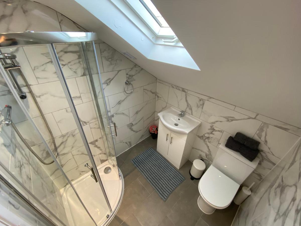 Stunning 1 Bedroom Flat In Wood Green Лондон Экстерьер фото