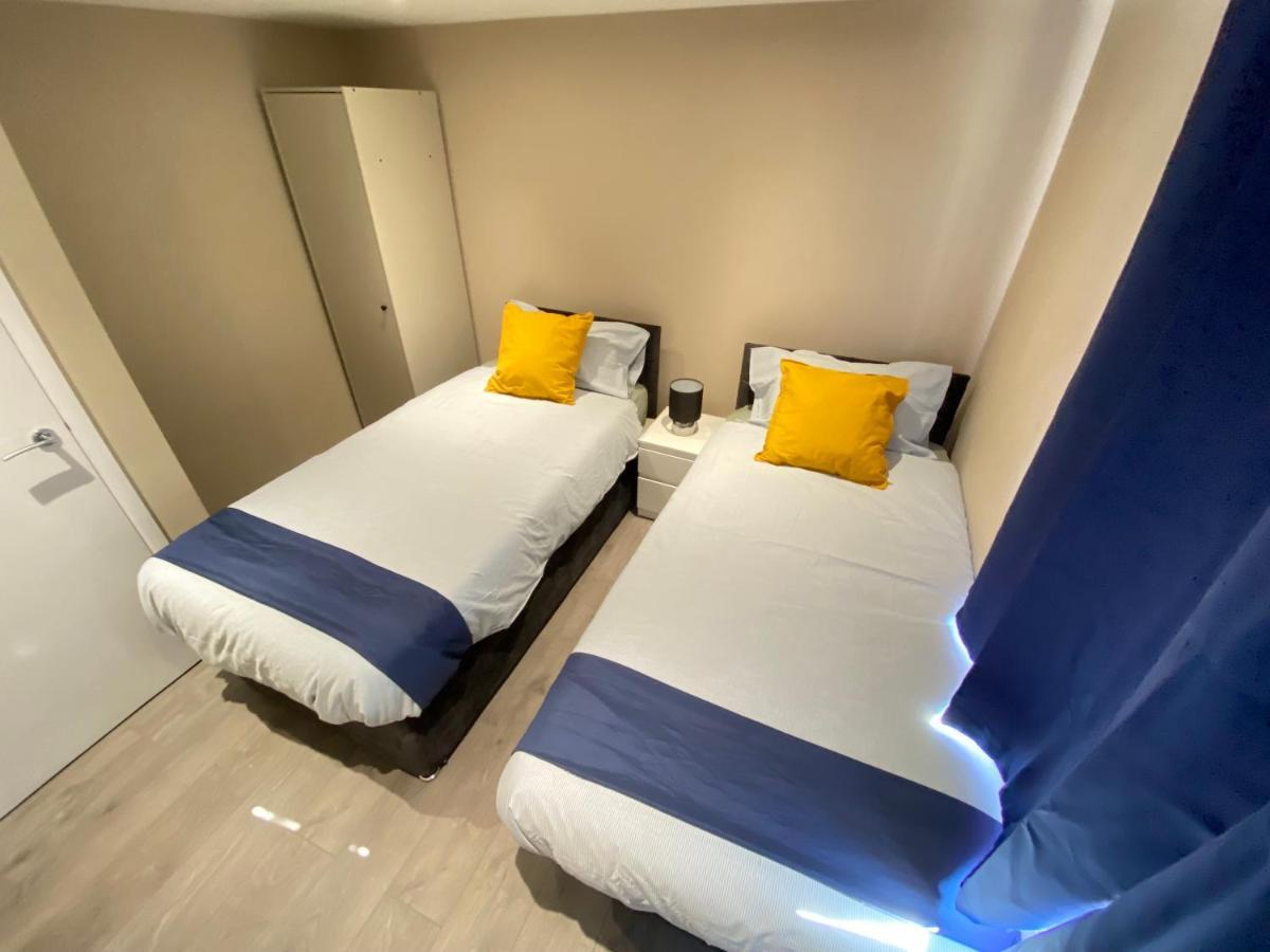 Stunning 1 Bedroom Flat In Wood Green Лондон Экстерьер фото
