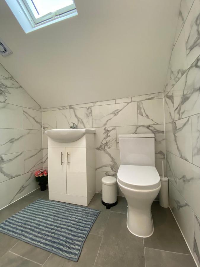 Stunning 1 Bedroom Flat In Wood Green Лондон Экстерьер фото